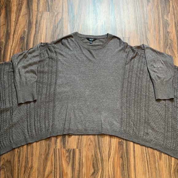 NWOT Simple Vera Cape Sweater - Picture 5 of 5